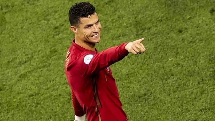 <p><strong>8- Ronaldo</strong></p>
<p> </p>