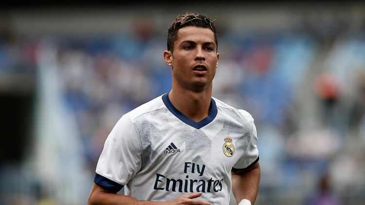 <p><strong>2- Cristiano Ronaldo</strong></p>