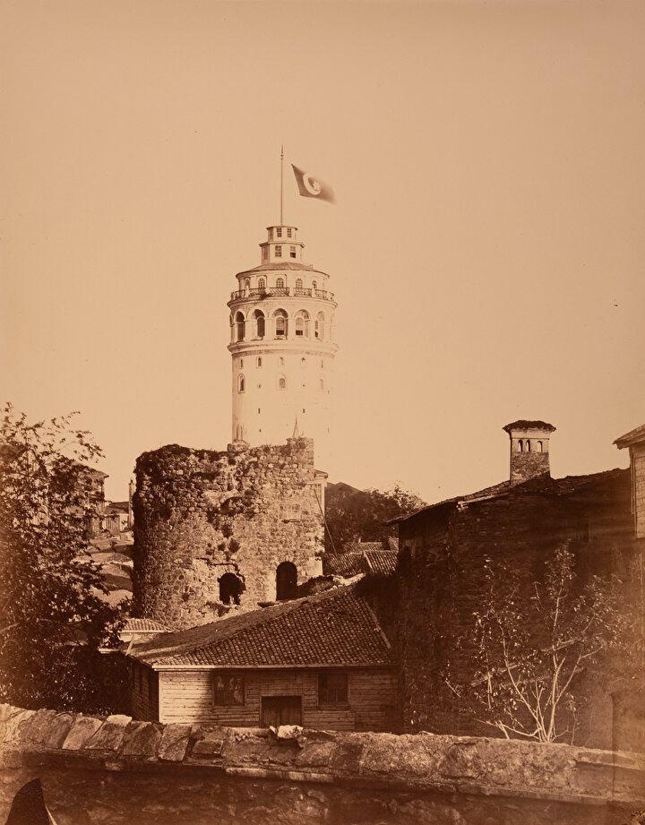<p>Galata Kulesi'nde Osmanlı bayrağı dalgalanıyor</p>

<p> </p>
