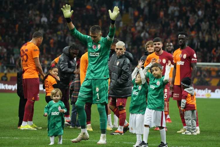 <p>İsviçre'nin Nyon Kentinde 18 Aralık 2023'te gerçekleştirilen UEFA Avrupa Ligi play-off turu kura çekiminde ise temsilcimizin rakibi Sparta Prag oldu.</p>