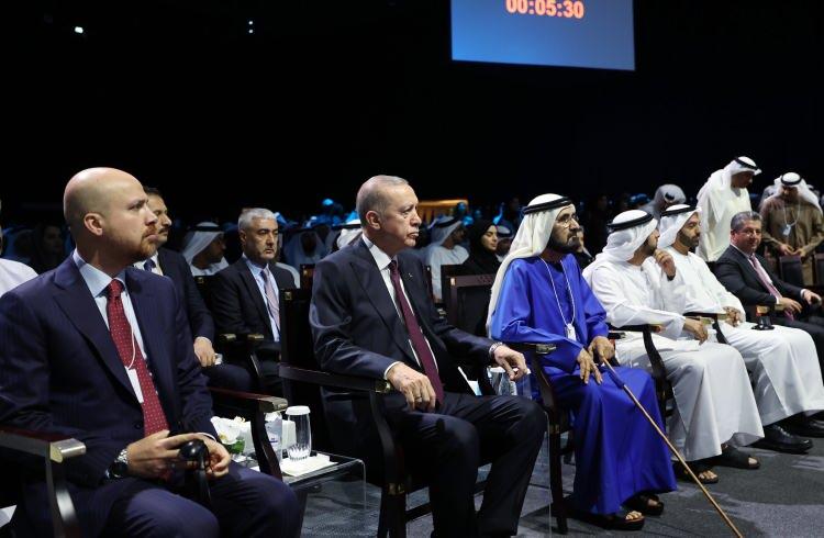 <p>Cumhurbaşkanı Recep Tayyip Erdoğan, Madinat Jumairah Mina Salam Konferans Merkezi'nde, "Geleceğin Hükümetlerini Şekillendirmek" teması altında düzenlenen Dünya Hükümetler Zirvesi'ne onur konuğu olarak katıldı.</p>

