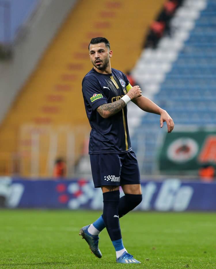 <p>Aytaç Kara - Kasımpaşa<br />
<br />
11 gol</p>