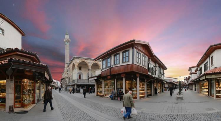 <p><span style="color:#4B0082"><em><strong>KONYA</strong></em></span></p>

<p>İsa’dan önce 47-50 ve 53 yıllarında Hıristiyan azizlerinden St. Paul burayı ziyaret etti ve şehir önemli bir dinsel merkez olarak gelişti. Bu nedenle Hıristiyanlar ona, “İsa’nın tasviri” anlamına gelen “Ikonyum” adını verdiler. Abbasiler burayı alınca “Kuniye’ye” çevirdiler. Türkler bu ismi Konya olarak değiştirdi.</p>
