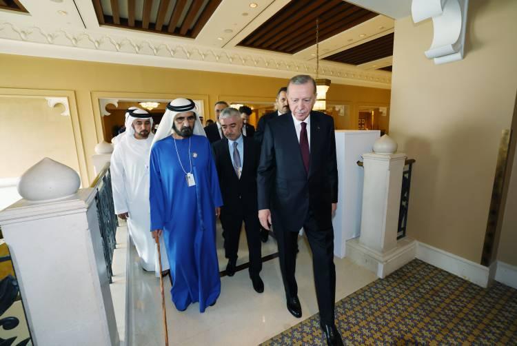 <p>Cumhurbaşkanı Recep Tayyip Erdoğan, Birleşik Arap Emirlikleri'nde Dünya Hükümetler Zirvesi'ne Dubai Emiri Şeyh Muhammed bin Raşid Al Maktum ile birlikte katıldı.</p>
