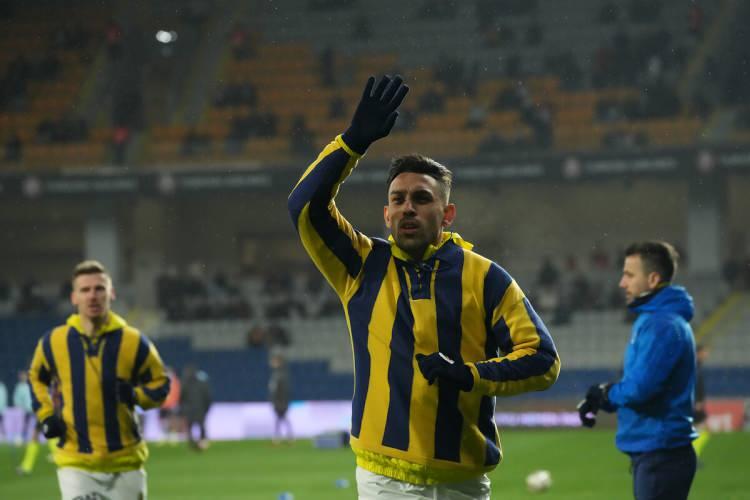 <p>İrfan Can Kahveci - Fenerbahçe<br />
<br />
8 gol</p>
