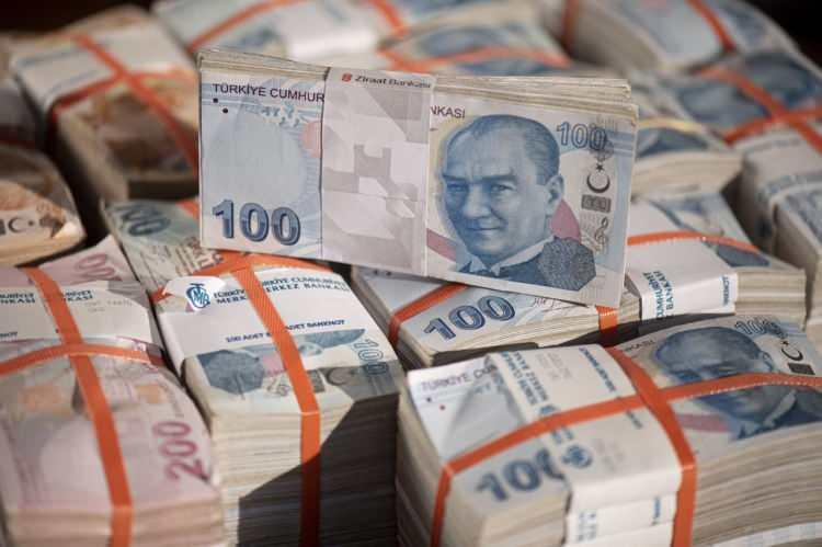 <p>Toplam her bir konut için 1 milyon 400 bin, her bir işyeri için 700 bin liraya kadar kredi verilebilecek. Birden fazla konut için verilecek kredide herhangi bir sınır koyulmadı. Hak sahibi, satış veya pay satışı işlemiyle edineceği taşınmaz için payı satılan hak sahibinin kullanacağı hibe ve krediyi kullanabilecek. </p>