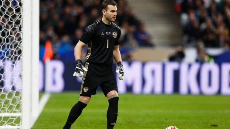 <p>Igor Akinfeev</p>

<p>CSKA Moskova<br />
<br />
21 Yıl 1 Ay</p>
