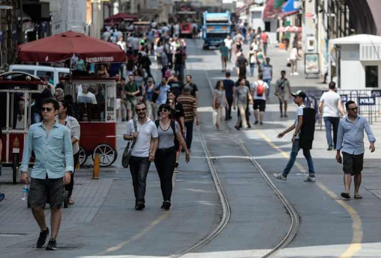 <p><strong>KİMLER FAYDALANAMAYACAK?</strong></p>
<p>Riskli yapının bulunduğu parsellerde üretilecek projedeki bağımsız bölüm sayısı veya inşaat alanının, mevcut bağımsız bölüm sayısı veya inşaat alanının 1.5 katını geçmesi halinde hibe ve kredi desteğinden yararlanılamayacak. </p>