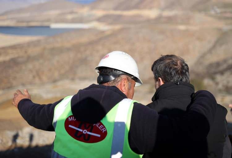 <p>Bu kişilerden 6'sı 'taksirle ölüm ve yaralanmaya neden olmak' suçundan tutuklanırken, aralarında şirketin Yönetim Kurulu Başkanı Cengiz Yalçın Demirci ile A.R.K. ve M.T.A., adli kontrol ve yurt dışı yasağıyla serbest bırakıldı. </p>

<p> </p>
