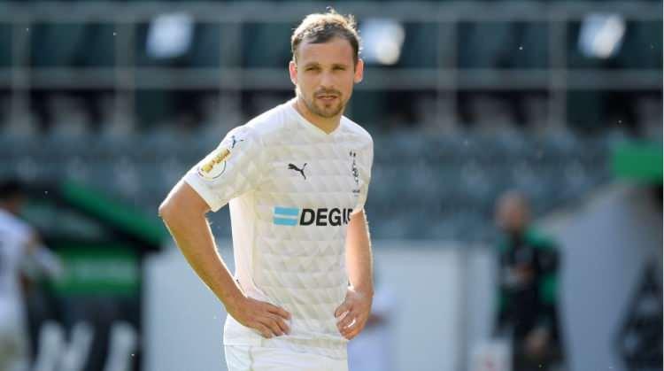 <p>Tony Jantschke</p>

<p>Borussia Mönchengladbach</p>

<p>14 Yıl 7 Ay</p>
