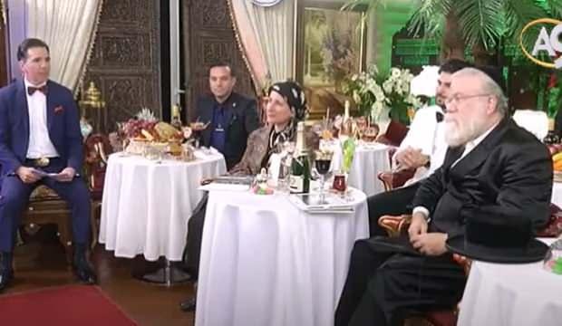 <p>Masonik yapılardan olan Sanhedrin Meclisi'yle de diyalog halindeydi.</p>
<p> </p>