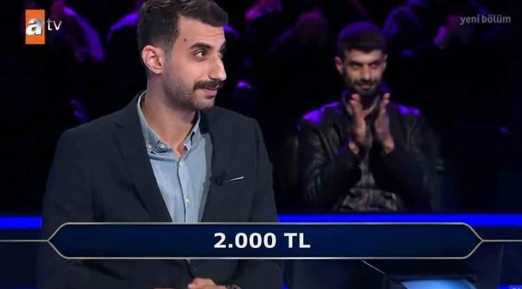 <p>"Hocalarımız 'Bir gün Milyoner'e katılırsınız orada sorarlar' derlerdi"</p>
<p> </p>