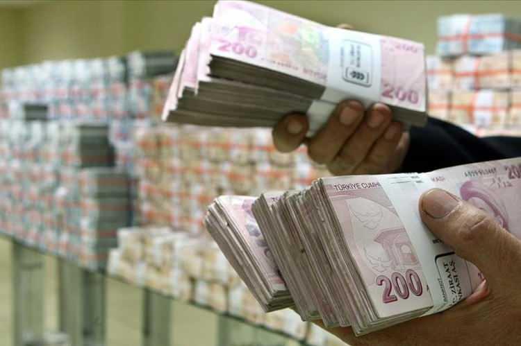 <p>Uzaktan çalışma, esnek çalışma, kısa süreli çalışma gibi modeller önümüzdeki dönemde hayatımızda daha çok yer alacak. Bu arada haftalık 45 saat olan yasal çalışma sürelerinin de düşürülmesi söz konusu. Burada da haftalık 35 ya da 40 saat gibi alternatifler üzerinde duruluyor.</p>
