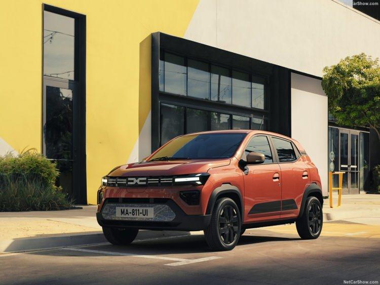 <p>2024 Dacia Spring'de yine 45 beygir ve 65 beygir olmak üzere iki farklı motor seçeneği sunuluyor.</p>