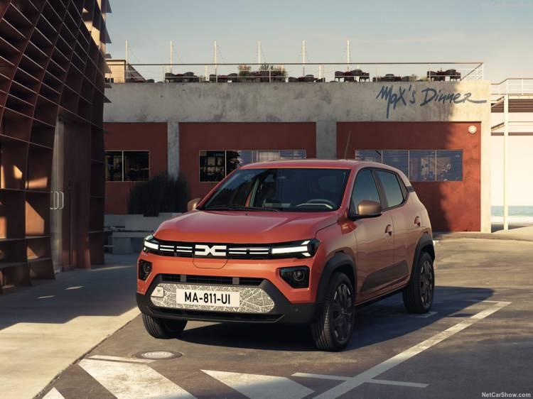 <p>Bunlara ek olarak Spring'de ilk kez B moduyla aktif hale gelen rejeneratif fren sistemi ve batarya ile çeşitli elektronik cihazlara güç sağlamaya imkan veren V2L (vehicle to load) özelliği de bulunuyor.</p>