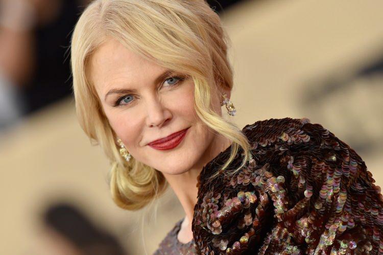 <p><span style="color:#FF0000"><strong>NİCOLE KİDMAN</strong></span></p>

<p><span style="color:#000000"><strong>Nicole Kidman'ın en büyük korkusu ise 'kelebekler'. Avustralyalı ünlü yıldız, bu korkusu için "Uçaktan atladım, hamam böcekleri etrafımı sarabilir. Her şeyi yaparım ama kelebeklerin bana dokunmasını istemiyorum" şeklinde konuşmuştu.</strong></span></p>
