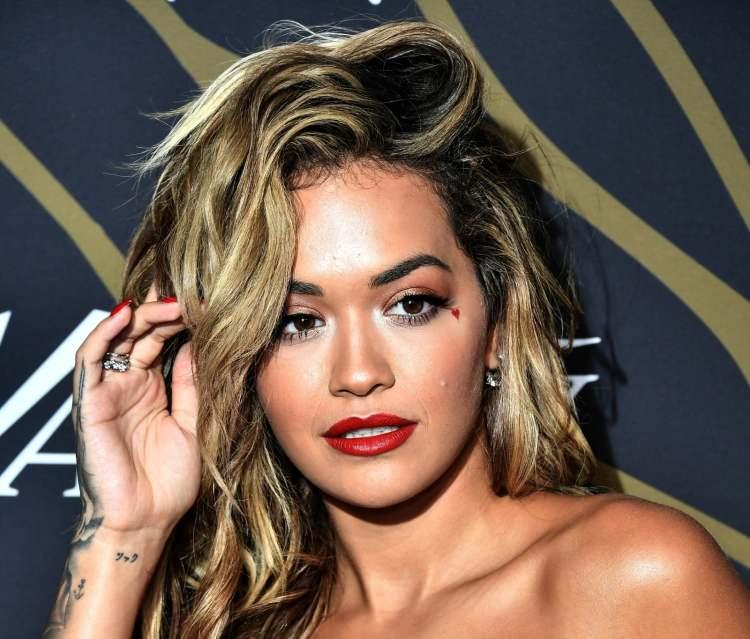 <p><span style="color:#FF0000"><strong>RİTA ORA</strong></span></p>

<p><span style="color:#000000"><strong>Dünyaca ünlü şarkıcı Rita Ora'nın en rahatsız olduğu şey 'tuvalet'. Ünlü yıldız, "Ne zaman tuvalete gitsem sanki klozetin içinden bir şey çıkacakmış gibi hissediyorum" diyor.</strong></span></p>
