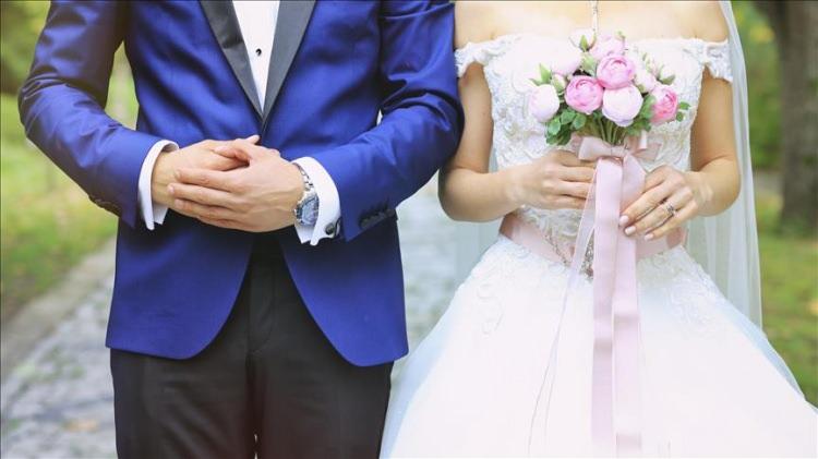 <p>2023 yılının evlilik ve boşanma oranları, en fazla evlenme ve boşanmanın olduğu iller ve yabancı damat ile gelin istatistikleri geçen yıla göre dikkat çekti. </p>
