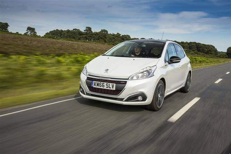 <p><strong><span style="color:#B22222">6) PEUGEOT 208 - 2015 - 1.0 BENZİNLİ</span> | 480 BİN TL</strong></p>