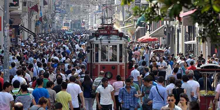 <p>İstanbul'da günümüzde Kabataş-Bağcılar başta olmak üzere T3 Kadıköy-Moda Tramvay Hattı, T4 Topkapı-Mescid-i Selam Tramvay Hattı ve T5 Eminönü-Alibeyköy Tramvay Hattı İstanbullulara hizmet veriyor.</p>
<p>Elektrikli tramvaylar, bugün raydan çıkma, arıza, sefer iptalleri ve yoğunluk şikayetleriyle de zaman zaman gündeme geliyor.</p>