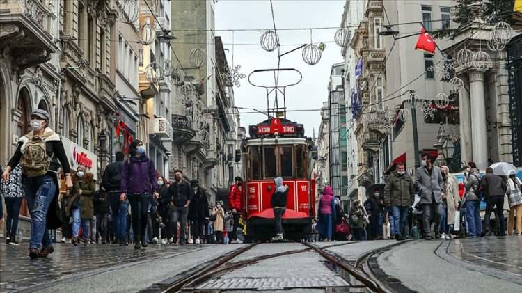 <p>T1 Kabataş-Bağcılar Tramvay Hattı'nda Aksaray-Beyazıt 13 Haziran 1992, Sirkeci-Beyazıt 10 Temmuz 1992, Aksaray-Topkapı 29 Aralık 1992, Topkapı-Zeytinburnu kısmı 10 Mart 1994, Sirkeci-Eminönü kısmı 20 Nisan 1996, Eminönü-Fındıklı kısmı 30 Ocak 2005, Fındıklı-Kabataş kısmı 29 Haziran 2006, T2 hattı olarak Zeytinburnu-Bağcılar kısmı 16 Eylül 2006'da hizmet vermeye başladı. T1 ve T2 hattı da 3 Şubat 2011'de birleşti.</p>