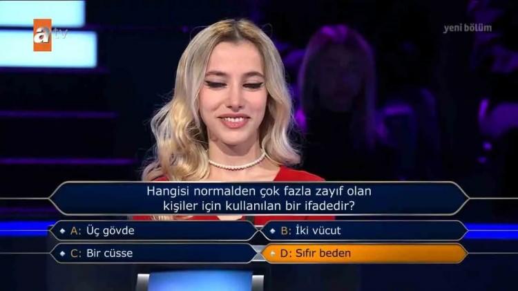 <p>İlk soruda kendiden emin verdiği cevapla başarılı olan yarışmacı ikinci soruda heyecanına yenik düştü.</p>