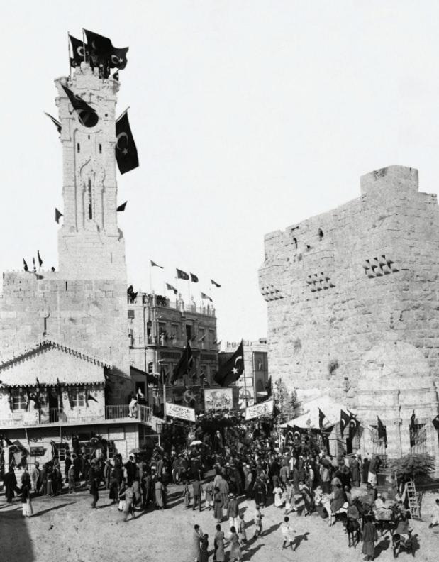 <p>Esenler Belediyesi, Kudüs’ün Türk ve İslam tarihindeki yerini 2. Abdülhamit döneminde çekilen fotoğraflarla gözler önüne seren belgeleri gün yüzüne çıkardı.</p>

