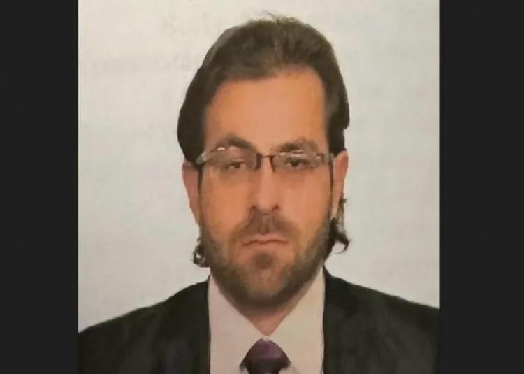 <p>Milli İstihbarat Başkanlığı aylarca adım adım izlediği 3 Fransız Casus, İstanbul Emniyet Müdürlüğü'nün geçtiğimiz günlerde düzenlendiği operasyonla gözaltına alındı. MİT Başkanlığı saha ajanları tarafından mercek altına alınan Fransız Dış İstihbarat Servisi adına casusluk yapan üç şahsın, Türkiye aleyhine sahte belge düzenlemek, Türkiye'nin göçmen politikalarını dış istihbarat servislerinin önceden öğrenmesini sağlamak olduğu öğrenildi.</p>