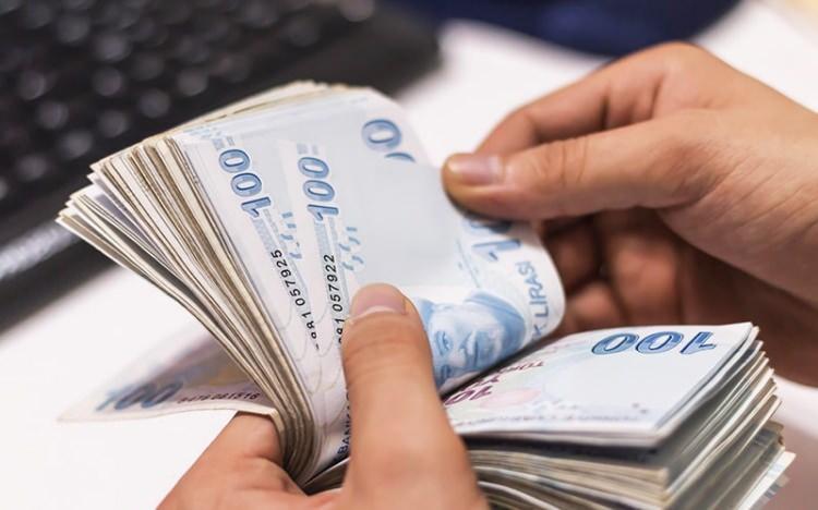 <p> Belediyeler tarafından liste gönderilmesini beklemeksizin vefat eden kişinin bir yakını tarafından da <strong>"Ölüm Belgesi"</strong> sunulmak şarkıyla yardım başvuru süreci başlatılabilmektedir.</p>
<p> </p>
<p>- Ödeme: 2.423,73 TL</p>
<p> </p>
<p>- Ödeme dönemi: Tek seferlik.</p>