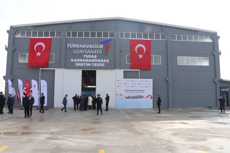 <p>Kahramanmaraş'ın Türkoğlu ilçesinde Türk Havacılık ve Uzay Sanayii (TUSAŞ) tarafından yapımı tamamlanan TUSAŞ Havacılık Yapısalları Üretim Tesisi törenle hizmete açıldı.</p>
