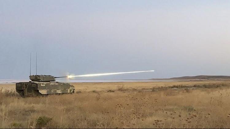 <p>Tulpar zırhlı piyade aracı, savaş tanklarına karşı özel tasarlanan 120 mm'lik topa sahip taret ile birlikte sınıfında tanklara karşı mücadele edebilen ender araçlardan birisi haline de geldi.</p>