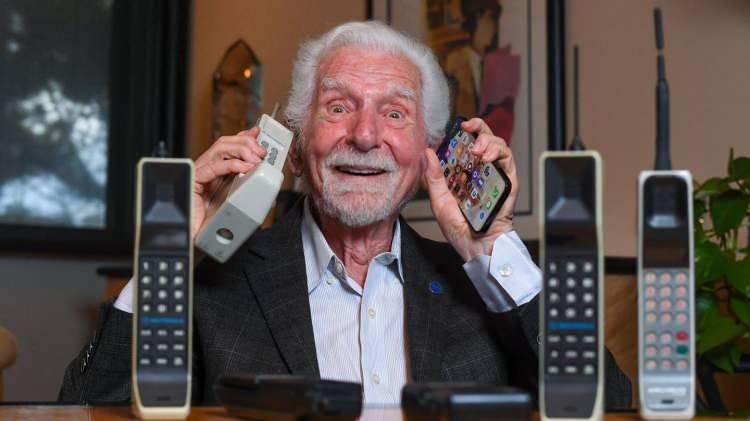 <p><strong>Cooper bu ilk aramayı yaptığında mobil telefon endüstrisinde bambaşka bir döneme girildi. Bugün ise cep telefonu aramaları 50. yaşını kutluyor.</strong></p>