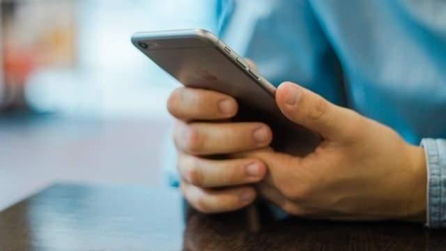 <p>Türkiye ile birlikte dünyanın bu dönemde kullanmaya başladığı <strong>"mobil internet erişim teknolojisi"</strong> olarak adlandırılan ve her yere kesintisiz iletişim sağlamak için geliştirilen bu teknolojide "hız" ön plana çıkarken farklı hizmetler de önem kazandı.</p>