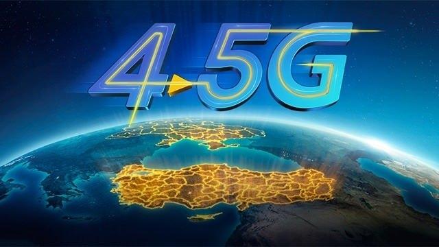 <p><span style="color:#B22222"><strong>4,5G İLE YENİ BİR HIZA ULAŞILDI</strong></span></p>
<p> </p>
<p>4,5G hizmetlerinin sağlıklı verilebilmesi için gerekli fiber yatırımlar yapılmaya devam edilirken işletmecilerin toplam fiber uzunluğu 549 kilometreye ulaştı.</p>
<p> </p>
<p><strong>Yeni teknolojiyle mobil şebeke işletmecilerine tahsisli mevcut frekans miktarı 183 MHz'den 549 MHz'ye yükseldi.</strong></p>