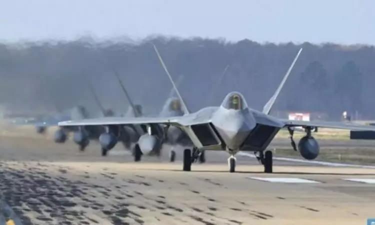<p><strong>SAATTE 2 BİN 132 KM HIZ</strong></p>
<p>3 bin 219 km menzile sahip olan F-22 savaş uçaklarının maksimum hızı ise saatte 2 bin 132 km.</p>