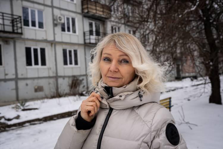 <p>AA foto muhabiri Schwan'ın, Ukrayna'nın Harkiv kentinde çektiği ve savaşın simgesi haline gelen Olena Kurilo'nun fotoğrafı, dünya çapında sayısız medya kuruluşunun ilgisini çekmişti.</p>

<p>CNN, savaşın başladığını Schwan'ın çektiği Olena Kurilo fotoğrafı ile duyururken, The Guardian, The Times, The Sun, Independent ve Bild başta birçok uluslararası gazetede birinci sayfadan kullanılan AA'nın fotoğrafı, CNN, BBC gibi uluslararası televizyon kanallarına ait haber sayfalarında da geniş yer bulmuştu.</p>
