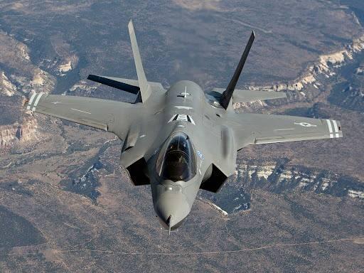 <p>İlk etapta F-16 modernizasyonu ve yeni savaş uçakları ya da F-35 meselesi akla gelse de arka planda çok farklı başlıklarda da iki ülke hızla yol alıyor.</p>
