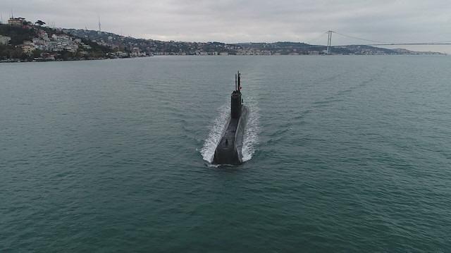 <p><strong>Alınan kararlar ve projelerimiz, Savunma Sanayii Başkanlığımıza, Deniz Kuvvetleri Komutanlığımıza ve tüm paydaşlarımıza hayırlı olsun. Mavi Vatan'da 'sessiz ve derinden' ilerleyen Denizaltı Filosu Komutanlığımızın gücüne güç katmak için faaliyetlerimizi aralıksız sürdüreceğiz."</strong> ifadelerini kullandı.</p>