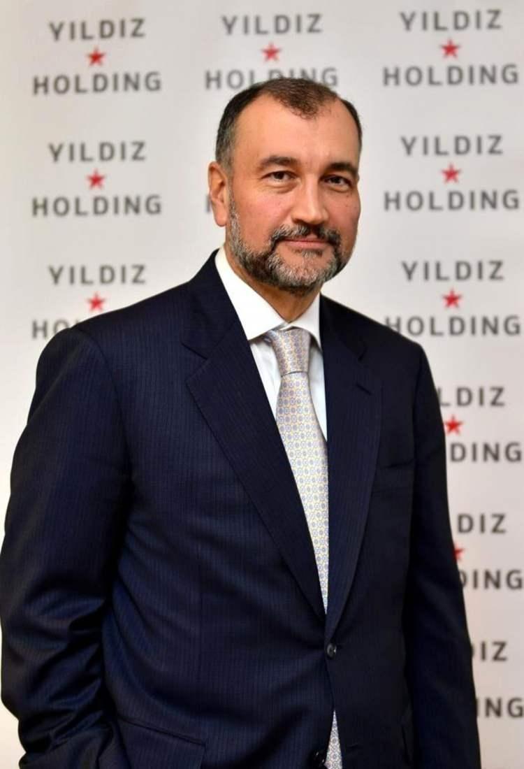 <p><span style="color:#FF0000"><strong>TÜRKİYE'NİN EN ZENGİNİ OLDU</strong></span></p>
<p><span style="color:#000000"><strong>Öte yandan 5.2 milyar dolarlık servete sahip olan Murat Ülker, Türkiye'nin en zengin insanı olarak zirveye adını yazdırdı.</strong></span></p>