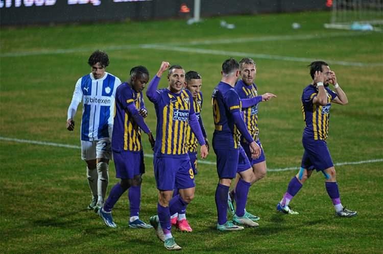 <p>8- Eyüpspor / -6 milyon euro</p>