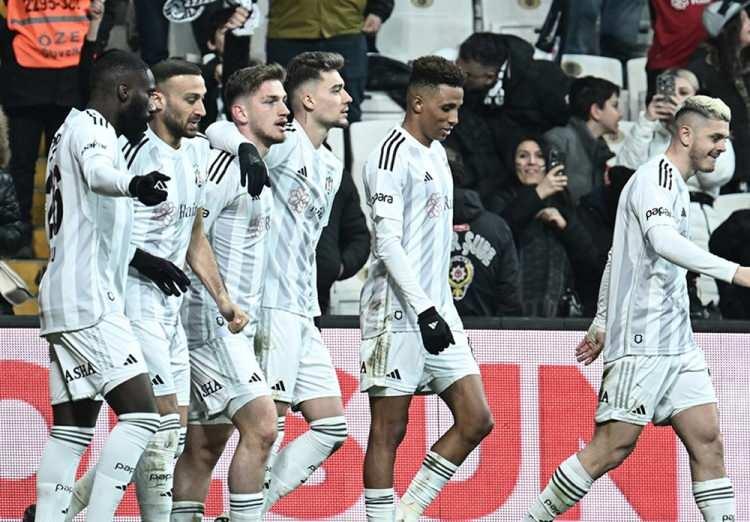 <p>3- Beşiktaş / -178 milyon euro</p>
