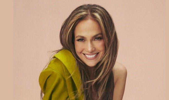 <p><span style="color:#B22222"><strong>"DÜNYA BULANIK VE KARMAŞIKTI"</strong></span></p>

<p>2 çocuk annesi Jennifer Lopez, kızının başına böyle bir şey gelse ona <em><strong>"Buradan hemen gitmesini ve ardına bakmamasını söylerdim." </strong></em>dese de kendisi bunu yapamamış çünkü dünya ona bulanık ve karmaşık görünüyormuş.</p>
