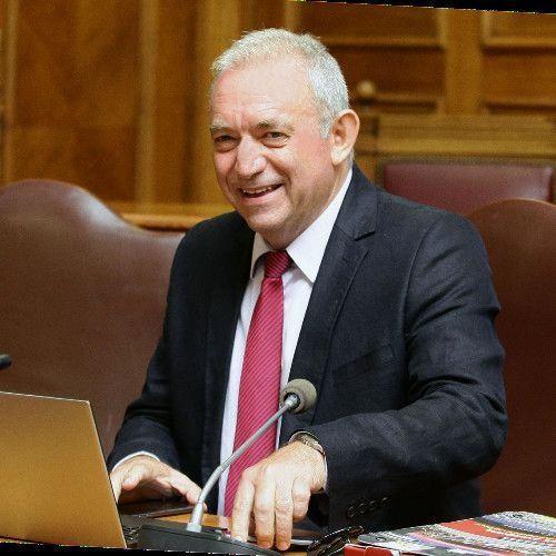 <p>Yunanistan'ın önde gelen bilim insanlarından, Yunanistan Deprem Planlama ve Koruma Örgütü Başkanı Efthymios Lekkas, beklenen İstanbul depremi ile ilgili konuştu. Lekkas, İstanbul'da 7.5 büyüklüğüne kadar bir depremin beklendiği uyarısında bulundu.</p>
<p> </p>
