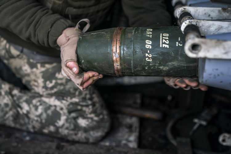 <p>Ukrayna'nın Donetsk, Luhansk, Zaporijya ve Herson bölgeleri, Rusya Devlet Başkanı Vladimir Putin'in 30 Eylül 2022'de imzaladığı kararnameyle yasa dışı ilhak edilmişti.</p>
