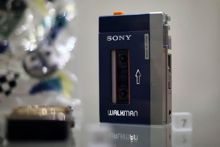 <p><strong><span style="color:#B22222">SONY WALKMAN </span> |  45 YIL</strong></p>
