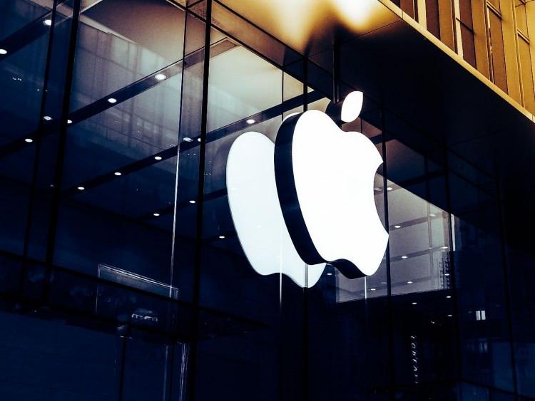 <p><span style="color:#B22222"><strong>3) APPLE | 10 KASIM 2022</strong></span></p>
<p> </p>
<p><strong>GÜNLÜK DEĞER KAZANCI: 190,8 MİLYAR DOLAR</strong></p>