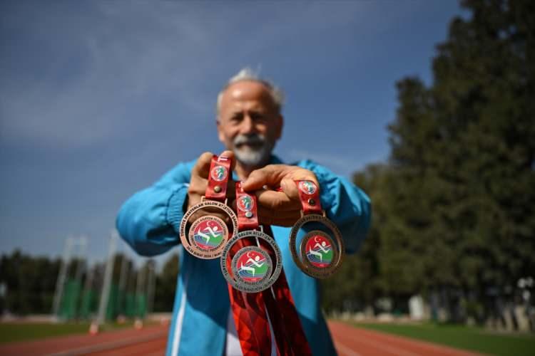<p>Atletizme tutkuyla bağlanan, ülke genelinde çok sayıda yarışta dereceler elde eden Sağlam, 2018'de kalp damarlarının tıkalı olduğu teşhisiyle üzüntü yaşadı.</p>
