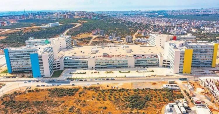 <p>Sağlık Bakanı Fahrettin Koca, şehir hastanelerinin 24'&uuml;nc&uuml;s&uuml; olan Antalya Şehir Hastanesi'nin resmi a&ccedil;ılışının bug&uuml;n yapılacağını a&ccedil;ıkladı.</p>

<p>&nbsp;</p>
