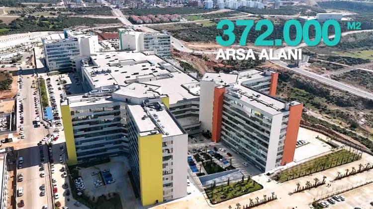 <p>"Vatandaşlarımızın '5 yıldızlı otel konforunda' dediği şehir hastanelerimizin 24'&uuml;nc&uuml;s&uuml; olan Antalya Şehir Hastanemizin resmi a&ccedil;ılışı yarın yapılıyor"</p>
