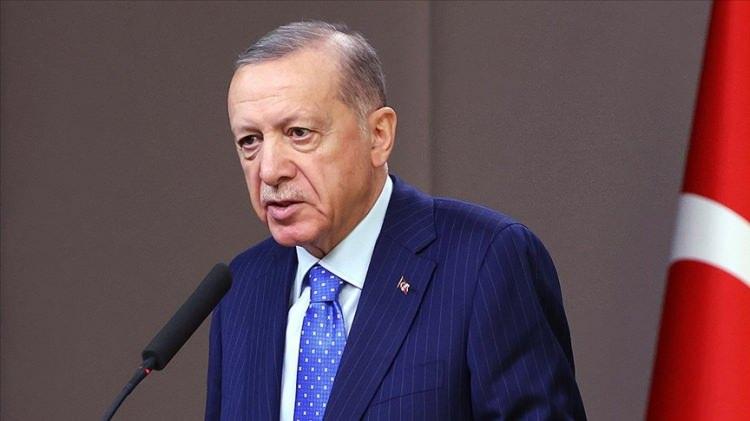 <p>Recep Tayyip Erdoğan, 22 Temmuz 2007 genel seçimlerinde %46,6 oy alarak büyük bir zafer kazanan AK Parti’nin Genel Başkanı olarak Türkiye Cumhuriyeti’nin 60. Hükûmeti’ni kurdu ve tekrar güvenoyu aldı.</p>
<p>Recep Tayyip Erdoğan, 12 Haziran 2011 seçimlerinden de daha büyük bir zaferle çıktı ve %49,8 oy alarak 61. Hükûmeti kurdu.</p>
<p>10 Ağustos 2014 Pazar günü, Türk siyasi tarihinde ilk kez doğrudan halkın oylarıyla ve ilk turda 12. Cumhurbaşkanı seçildi.</p>
